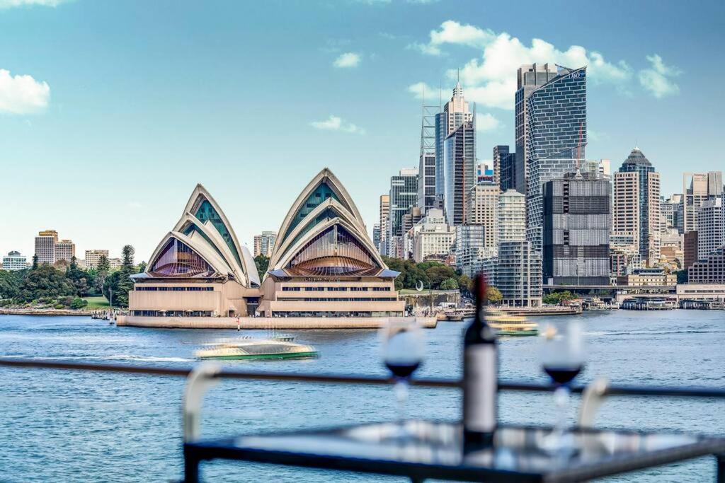 Iconic Harbour Bridge Views
